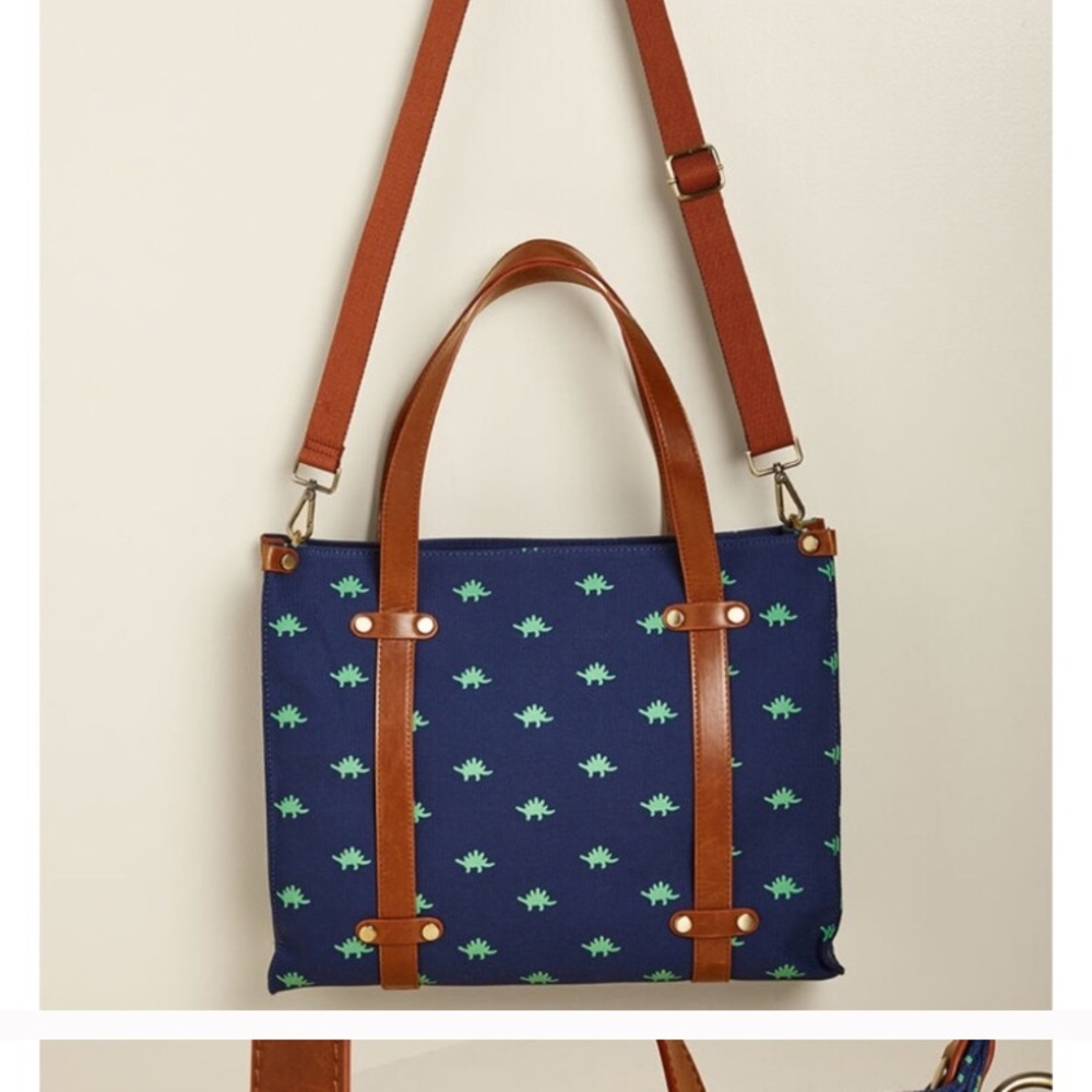 ISO  (NOT SELLING!!!) Camp Tote Stegosaurus print